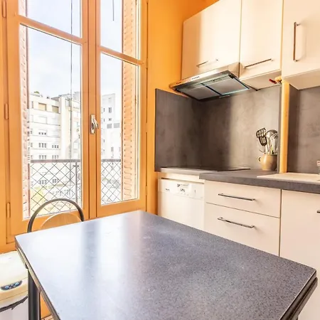 *lardeco* Central & Parking Apartman